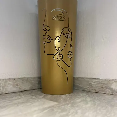 Appartamento X R Y S H G H